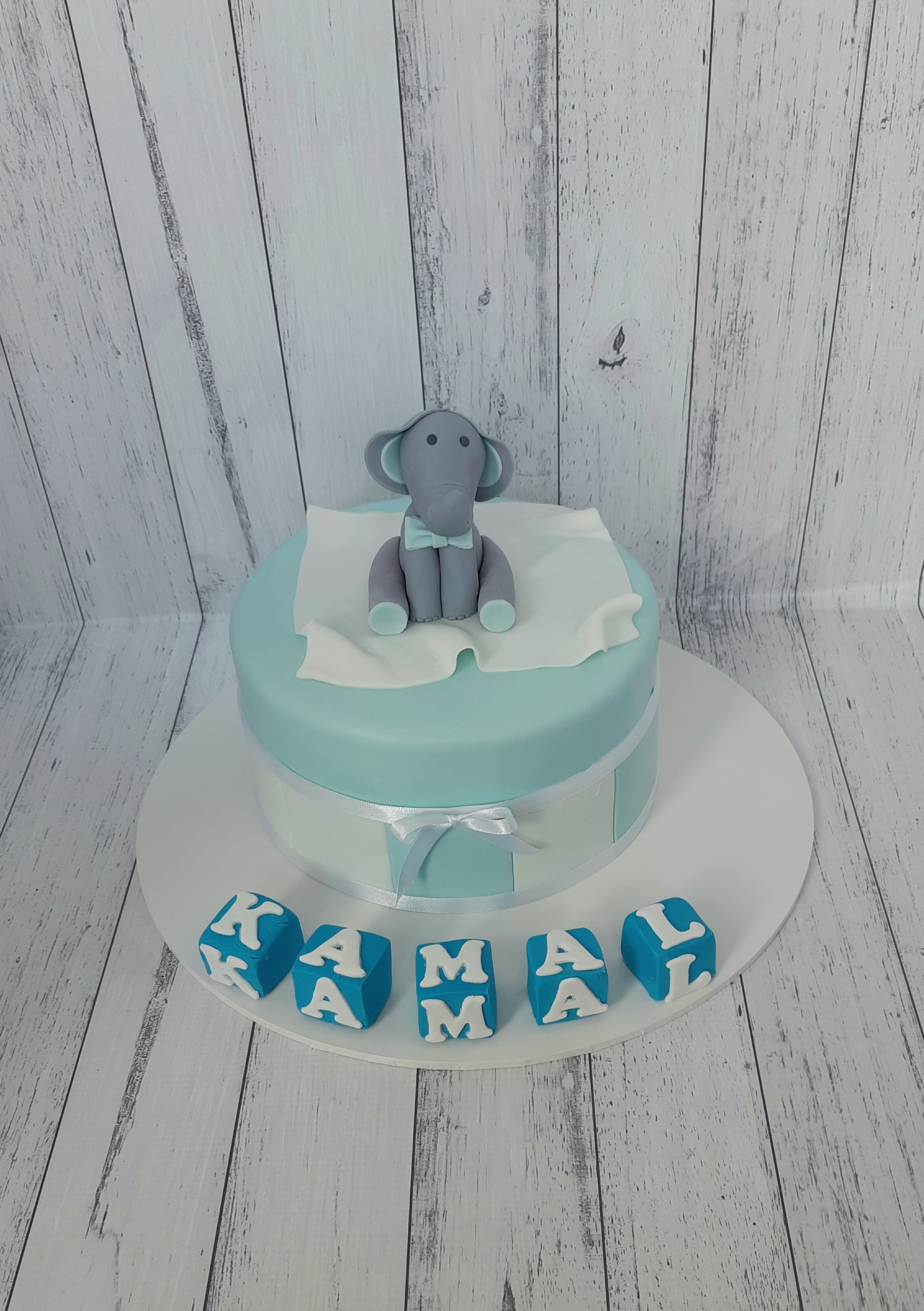 Baby elephant cake